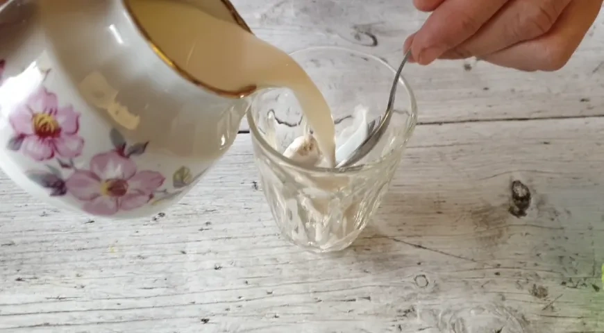 Пасхальный кулич с шафраном и кардамоном: шаг 1