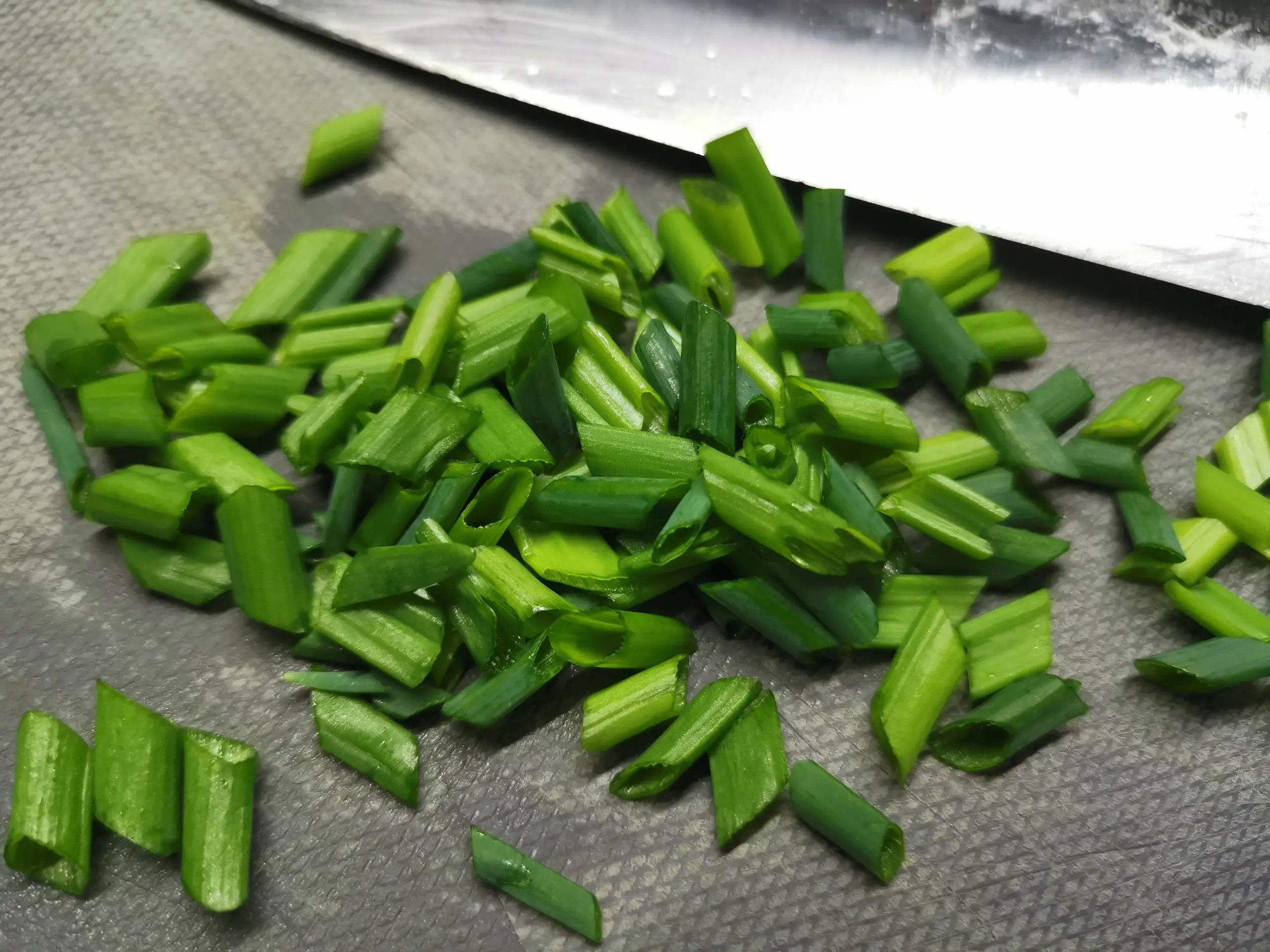 Шаг 1: Печень с луком в сметане