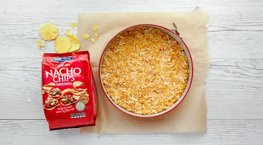 Пицца Nacho style на основе из кукурузных чипсов: шаг 1