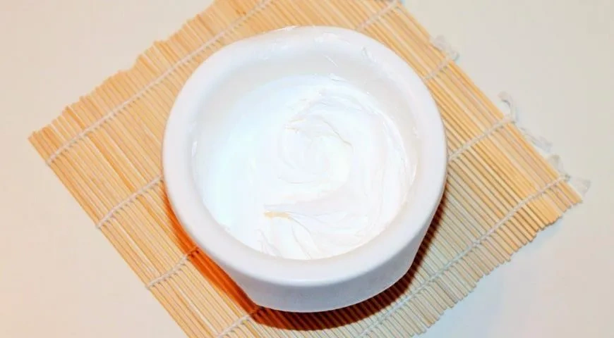 Пирог "Муравейник" с безе и джемом "Махеевъ" к 8 марта: шаг 1