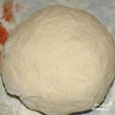 Шаг 1: Пицца с помидорами колбасой и сыром