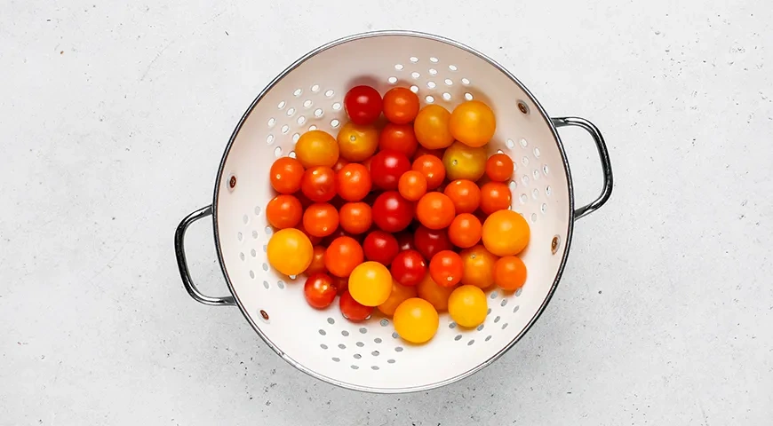 Помидоры черри быстрого приготовления с чесноком: шаг 1