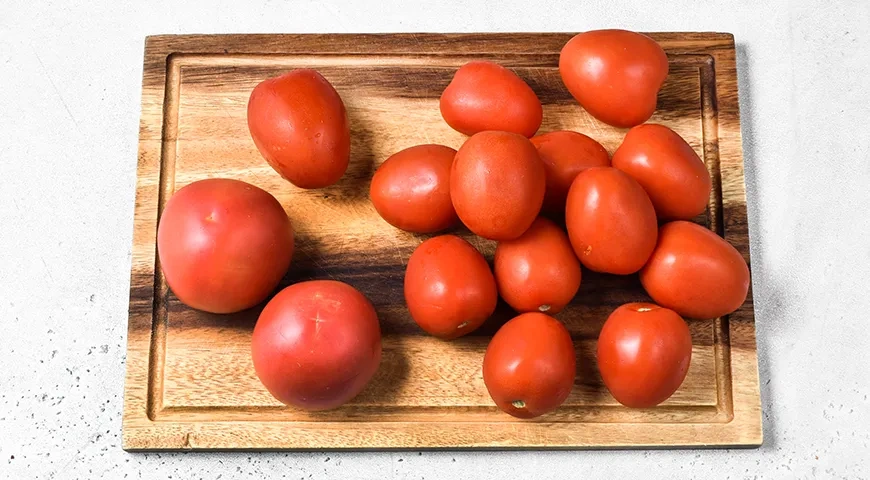 Помидоры в собственном соку на зиму: шаг 1