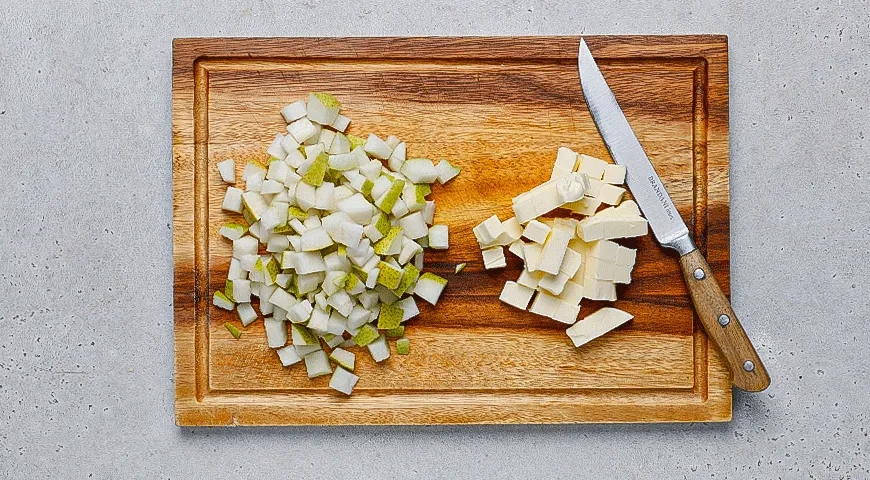 Пончики с грушей и соленой карамелью: шаг 1