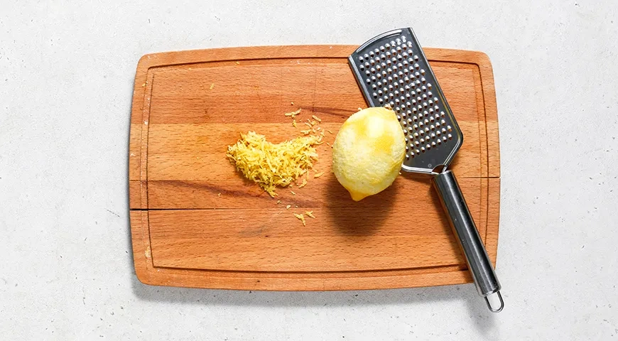 Постный манник с яблоками: шаг 1