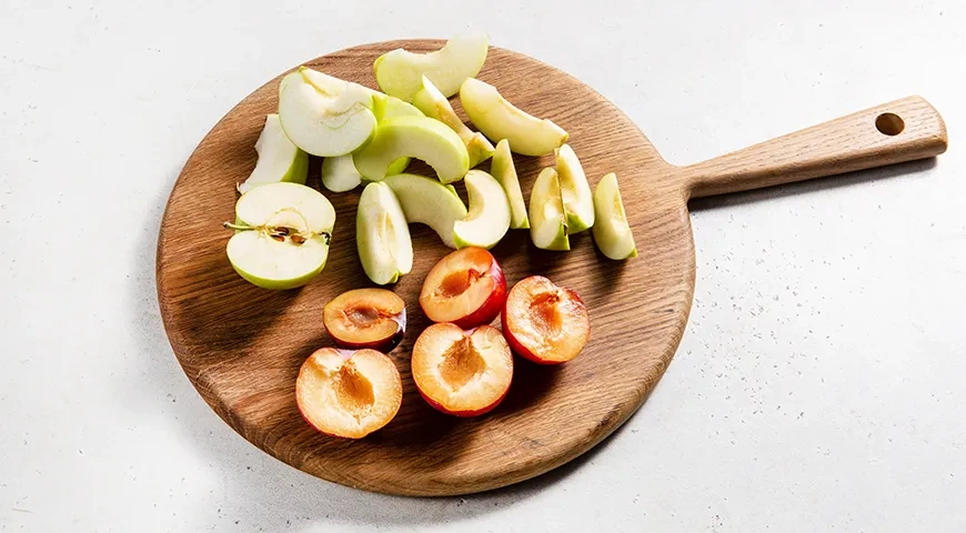 Повидло из яблок и слив: шаг 1