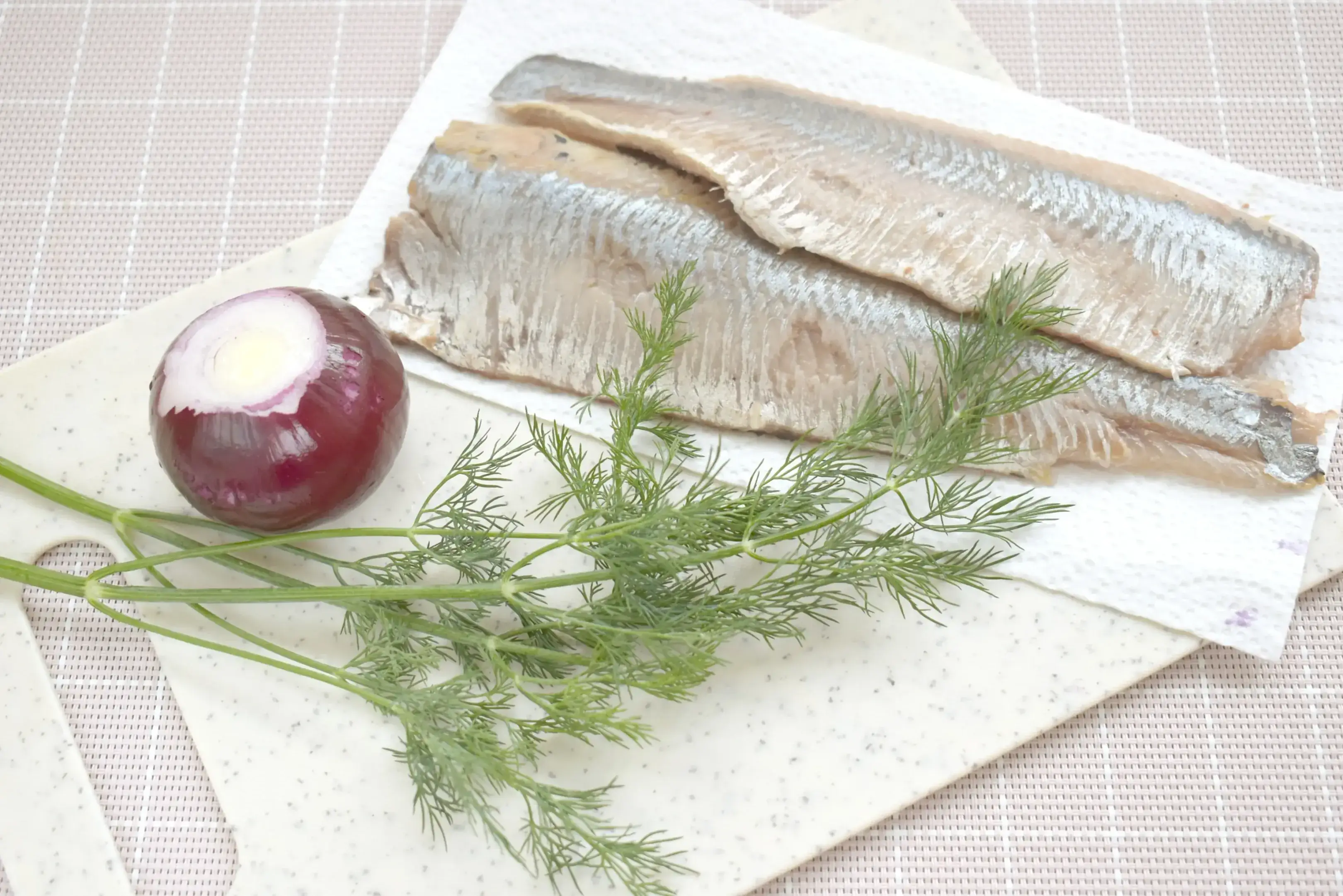 Закуска из сельди за 15 минут: шаг 1