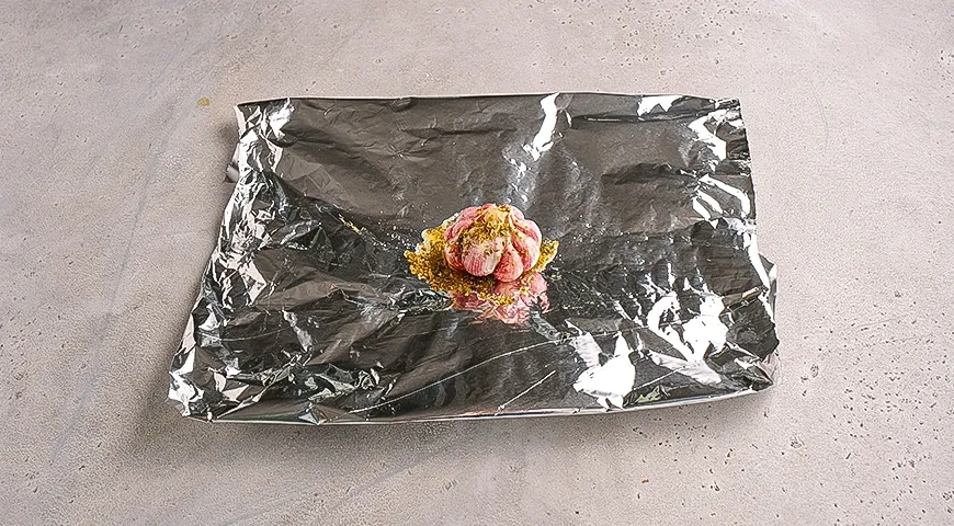 Пюре из батата и картофеля с печеным чесноком: шаг 1