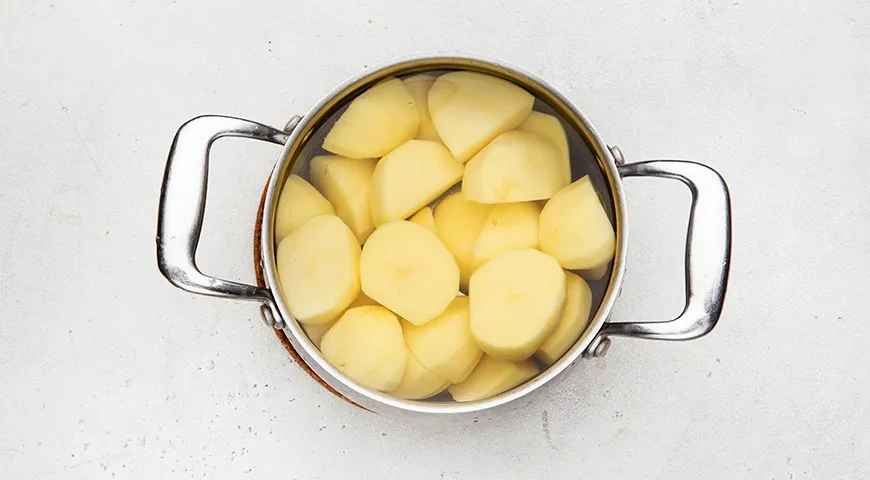 Пюре с добавлением сметаны: шаг 1