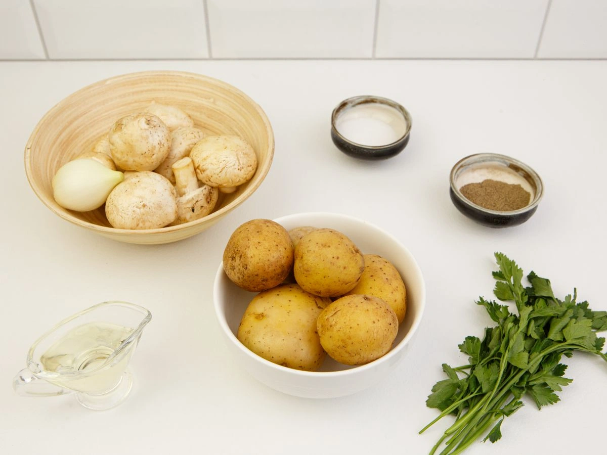 Шаг 1: Пюре с грибами и зеленью