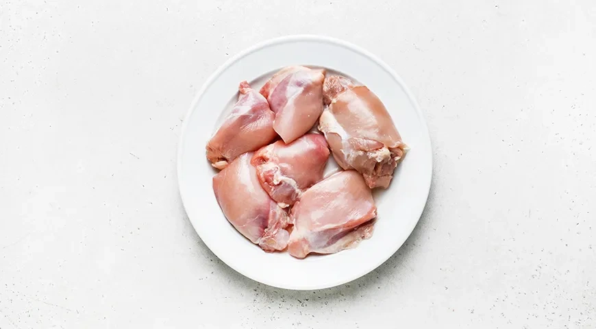 Рассыпчатый плов с курицей на сковороде: шаг 1