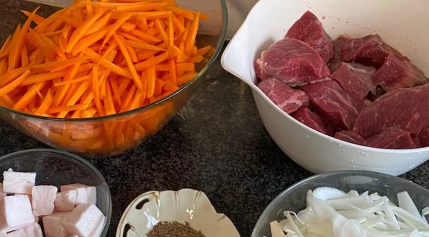 Рассыпчатый плов в казане: шаг 1