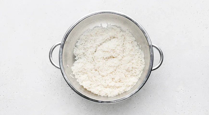 Рис с фасолью на сковороде: шаг 1