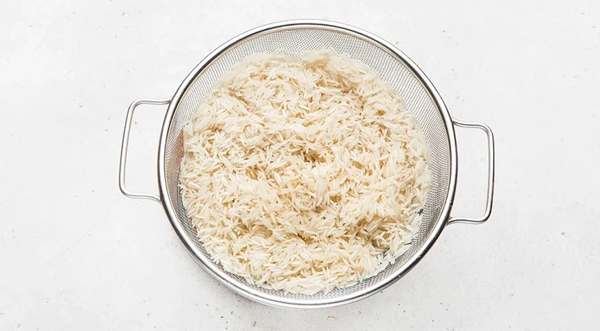 Рис с морковью и луком в духовке: шаг 1