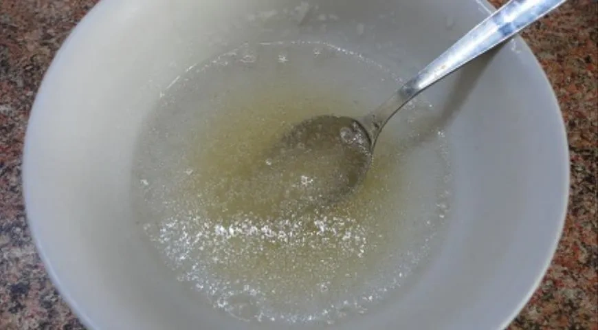 Роллы из творога с фруктами: шаг 1