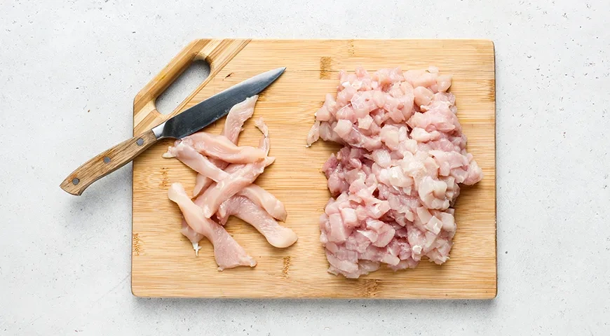 Рубленные куриные котлеты с помидорами: шаг 1