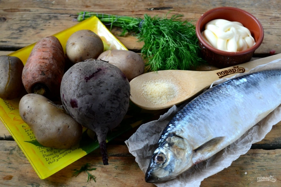 Шаг 1: Рулет сельдь в шубе