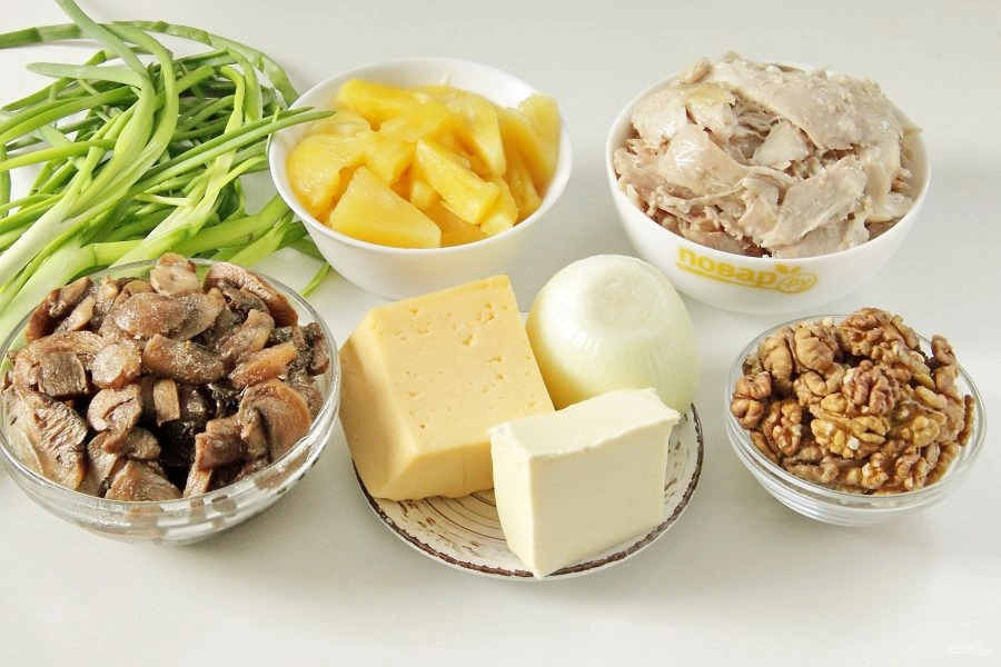 Шаг 1: Салат ананас с курицей и сыром