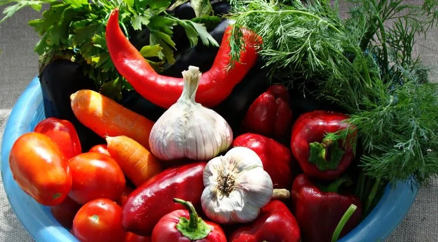 Салат "Бакат" на зиму в банках: шаг 1