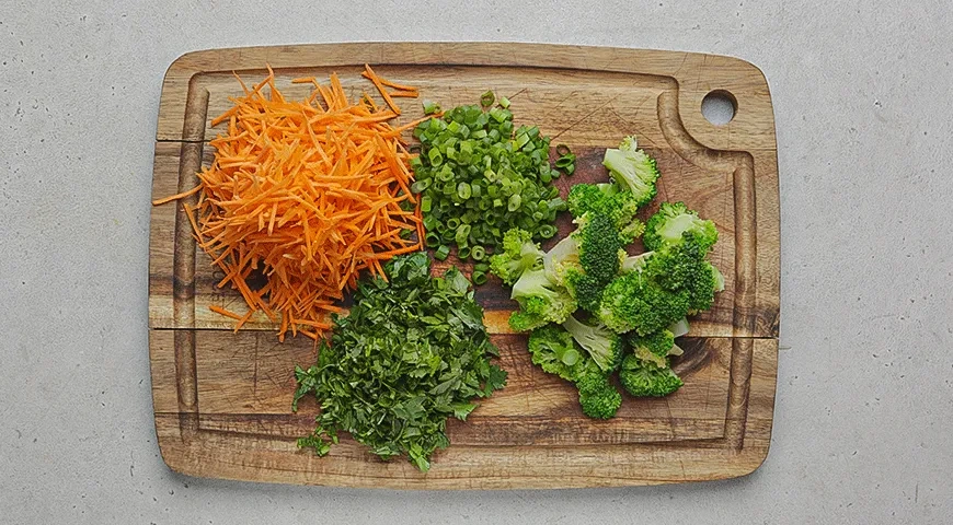 Салат из брокколи и нута с соусом карри: шаг 1