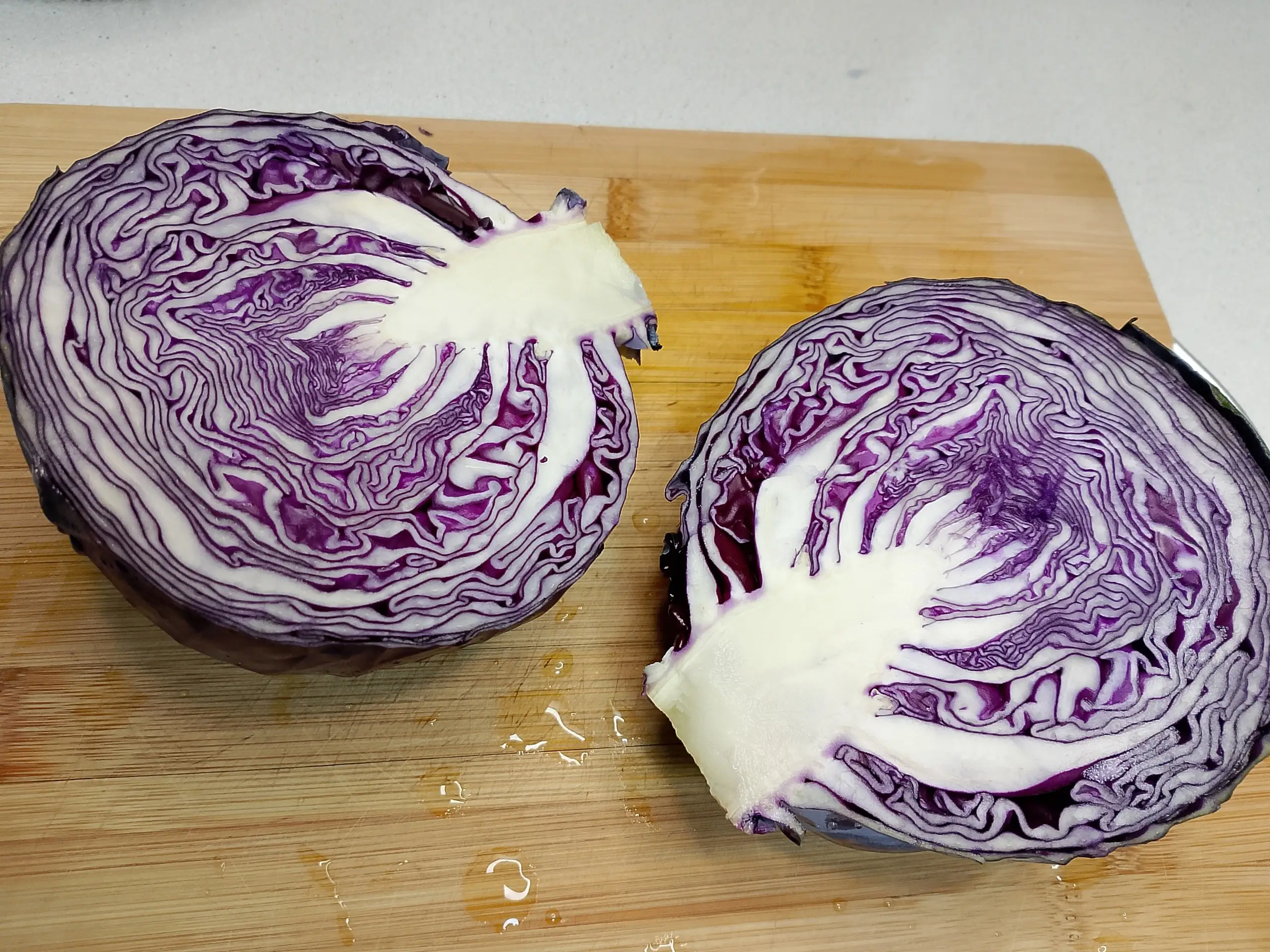 Шаг 1: Салат из краснокочанной капусты