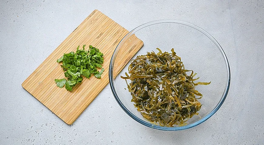 Салат из морской капусты с чили-заправкой: шаг 1