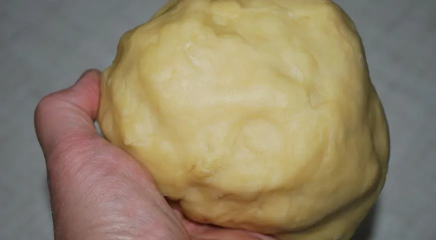 Салат из орекьетте с зеленью и яйцом: шаг 1