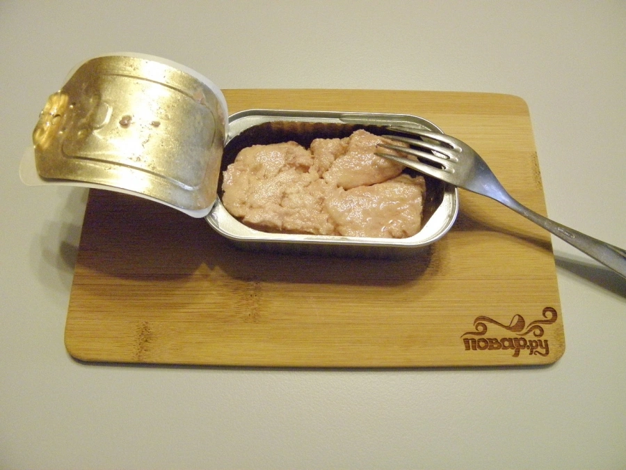 Шаг 1: Салат из печени трески