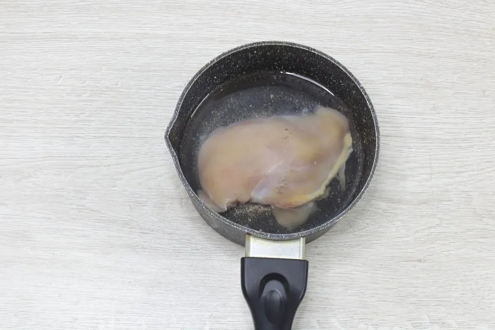 Салат «Новогодние часы»: шаг 1