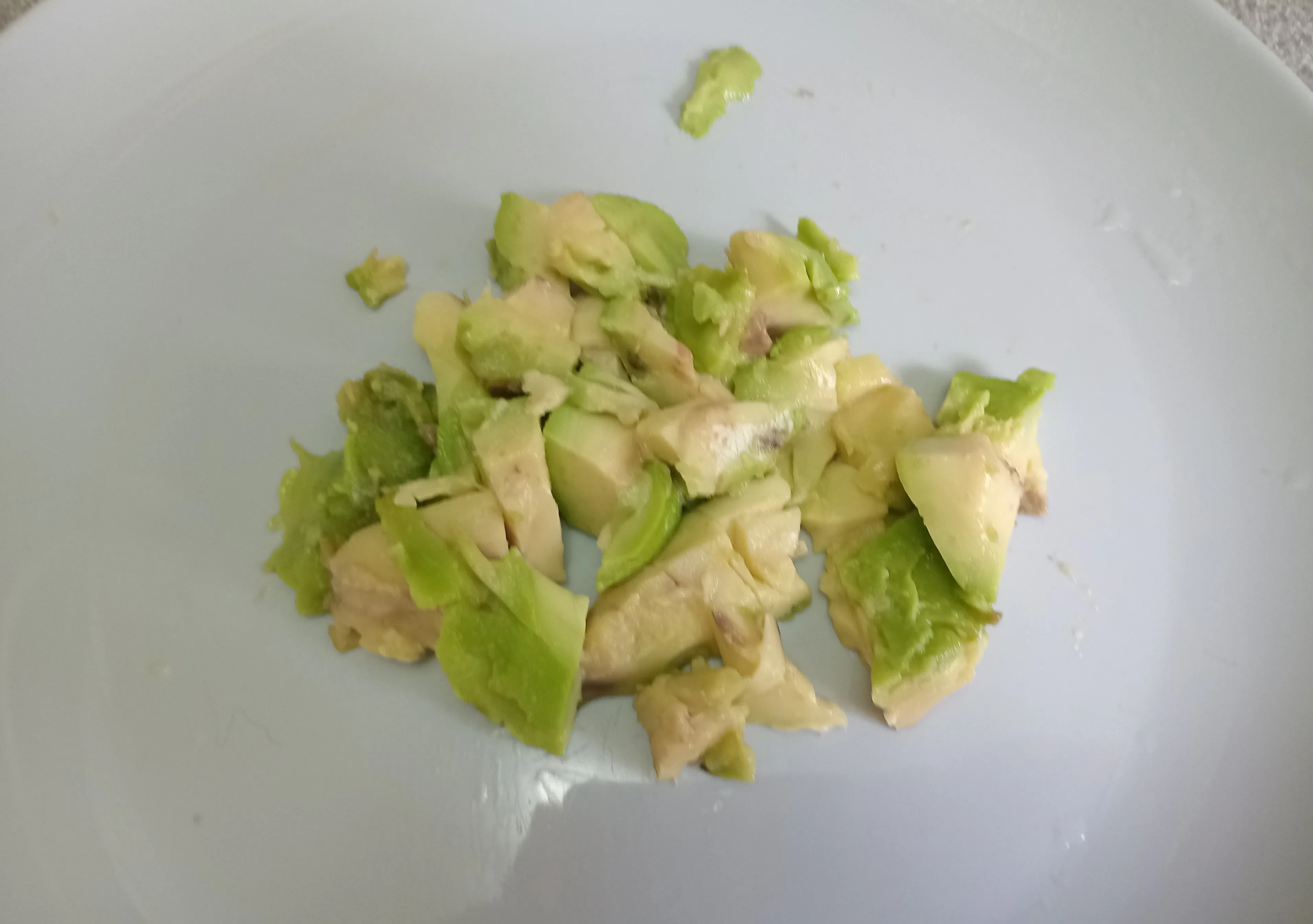 Салат с авокадо: шаг 1