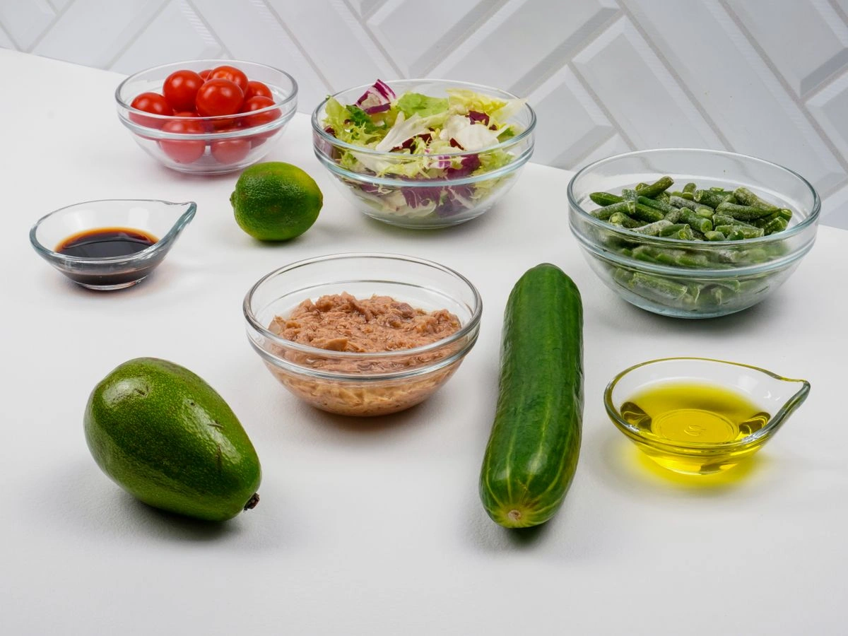 Шаг 1: Салат с авокадо и тунцом