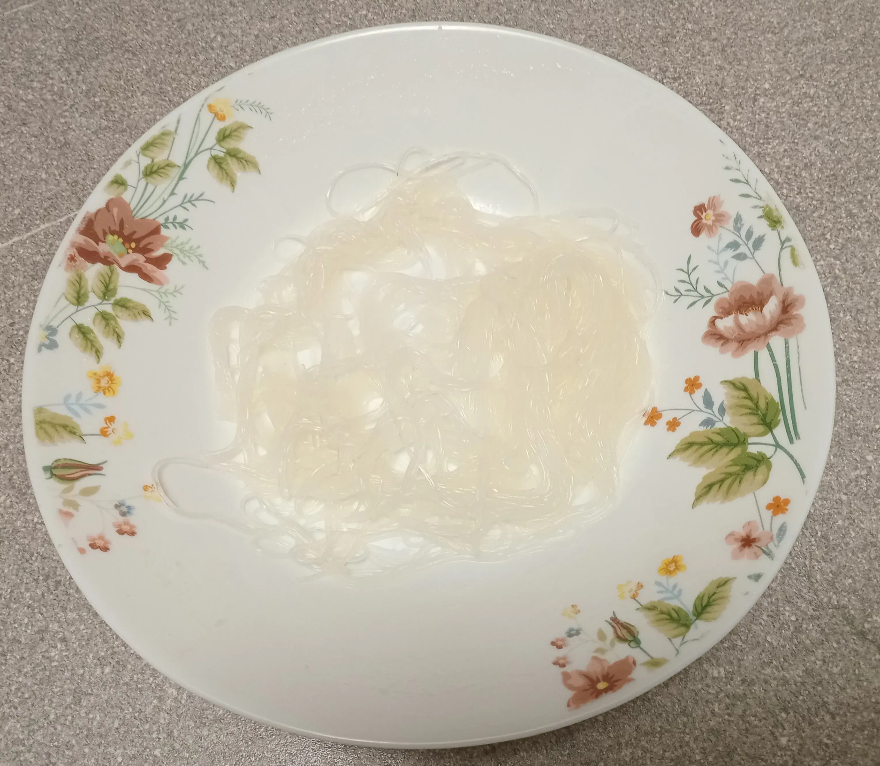 Салат с фунчозой и овощами: шаг 1