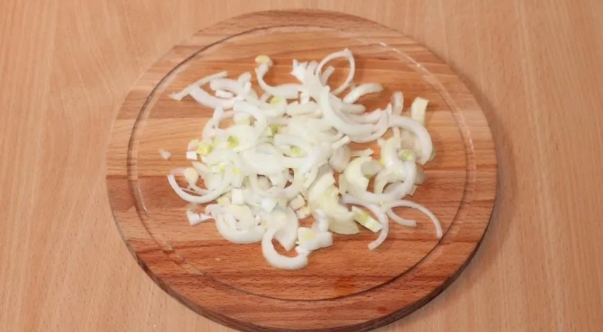 Салат с кальмарами и сладким перцем: шаг 1