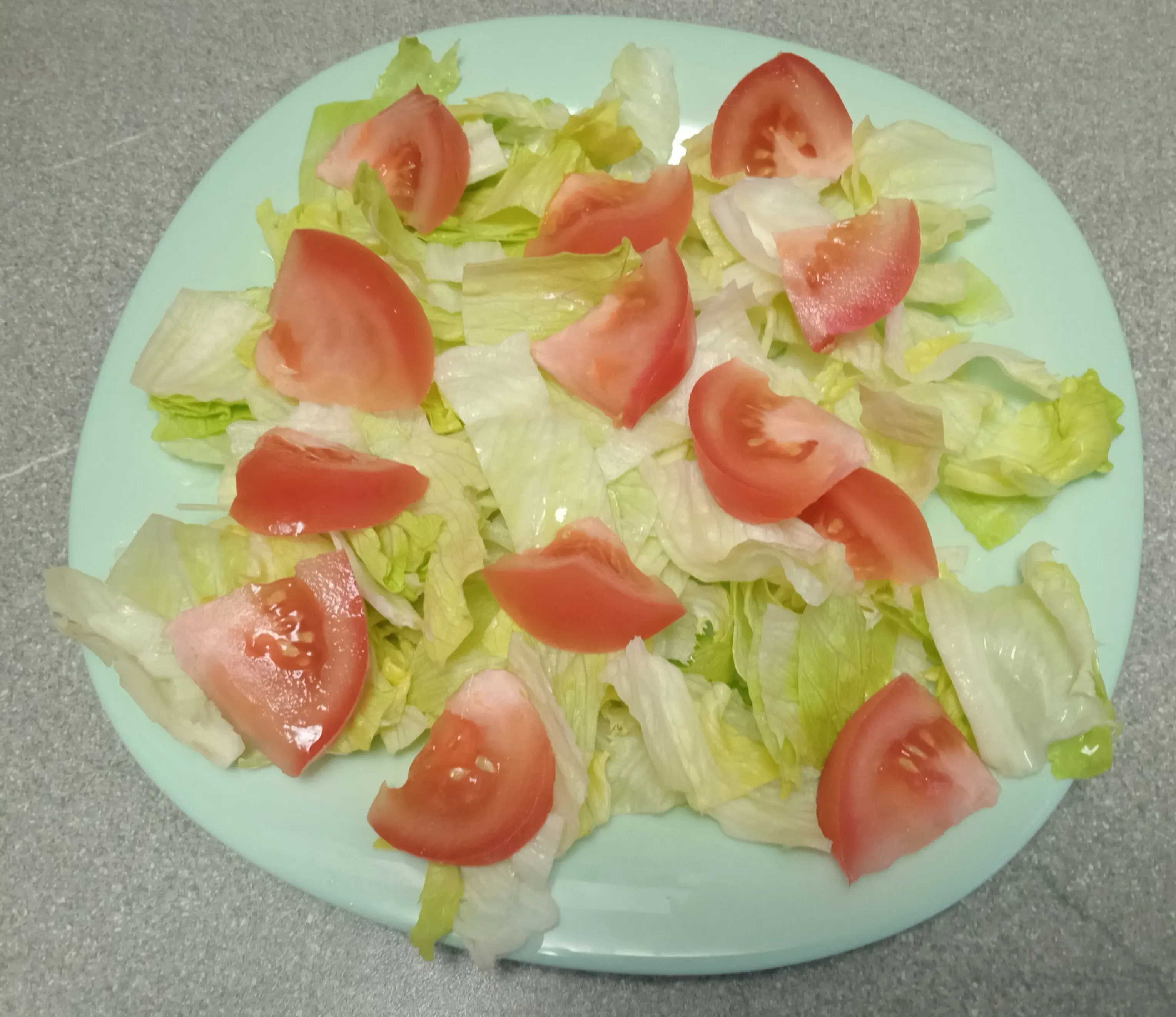 Салат с креветками и медовой заправкой: шаг 1