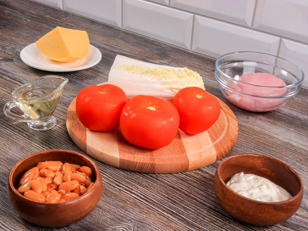 Шаг 1: Салат с курицей и фасолью