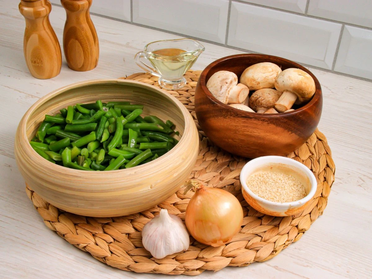 Шаг 1: Салат со стручковой фасолью и шампиньонами