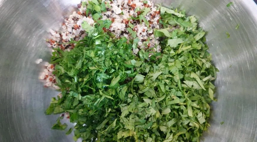 Салат табуле с киноа: шаг 1