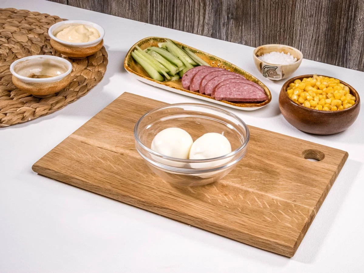 Шаг 1: Салат «Восточный» с кукурузой и огурцом