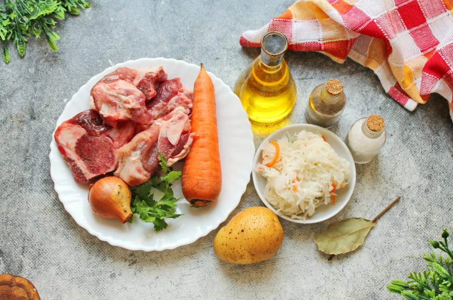 Шаг 1: Щис к и слой капустой и мясом