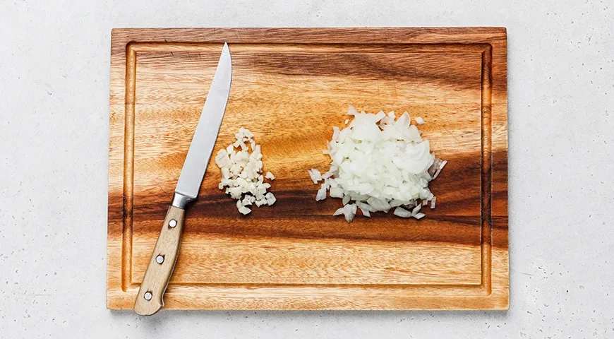 Шакшука с беконом: шаг 1