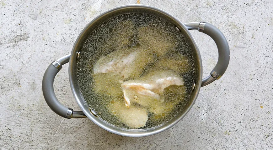 Шаурма с курицей, капустой, огурцом и помидором: шаг 1