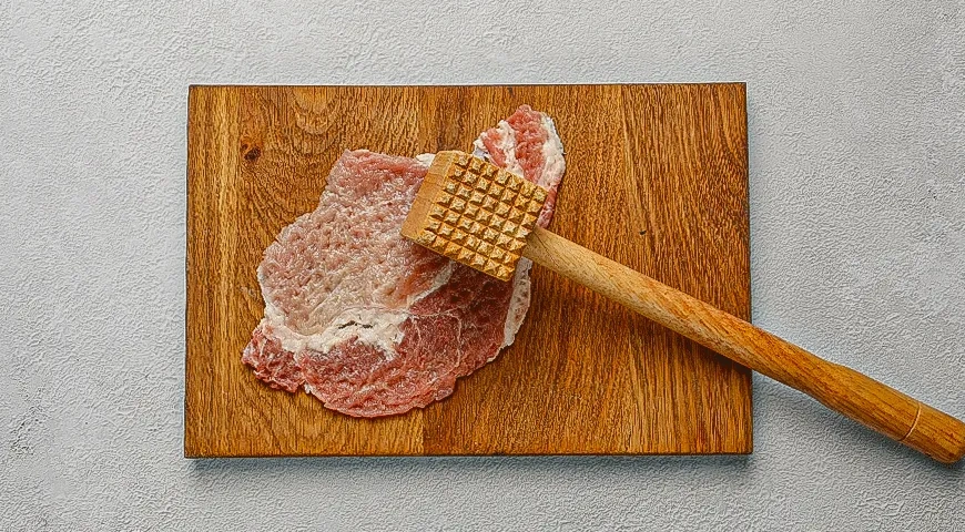 Шницель из свинины на сковороде: шаг 1