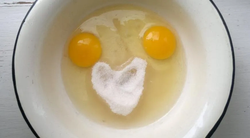 Шоколадные блинчики с шоколадным соусом: шаг 1