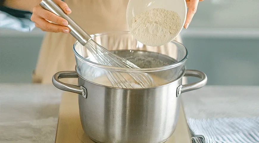 Шоколадный медовик со сметанным кремом: шаг 1