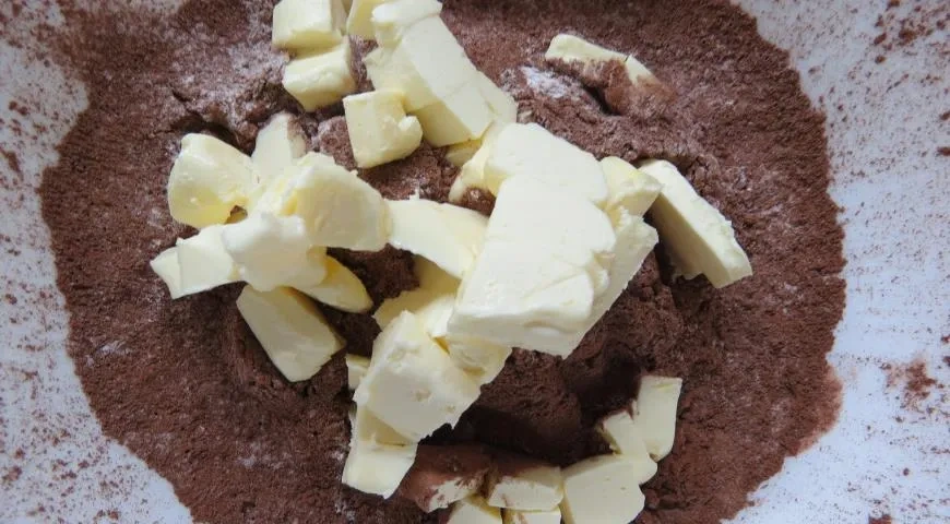 Шоколадный тарт с малиной: шаг 1