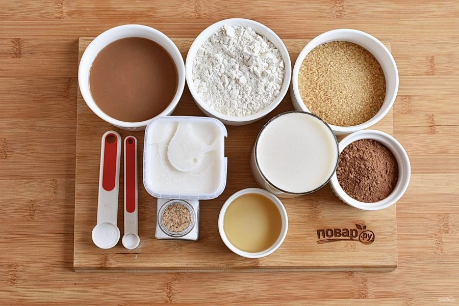 Шаг 1: Шоколадный пирог без яиц