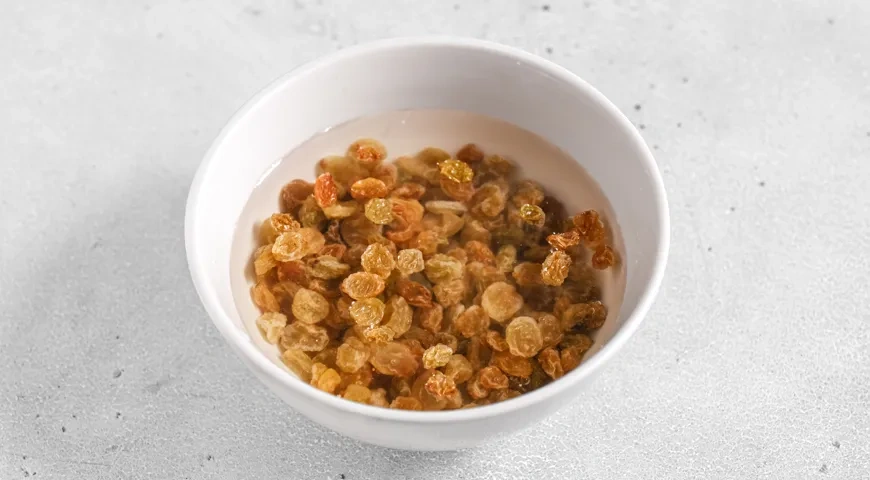 Сладкий пирог на кефире в мультиварке: шаг 1