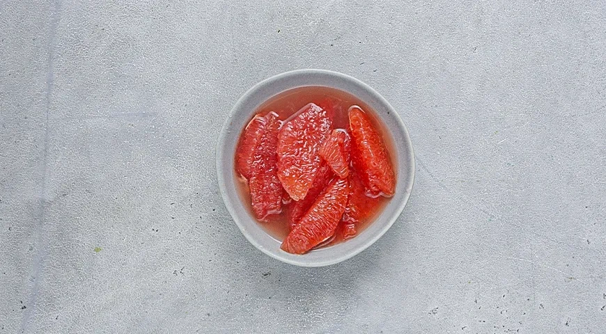 Смузи из грейпфрута и ананаса: шаг 1