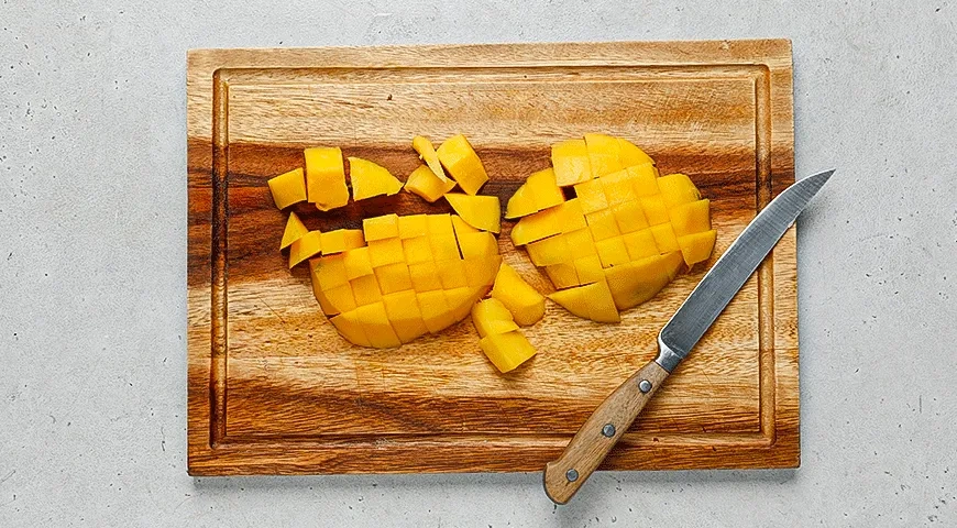 Смузи из манго: шаг 1
