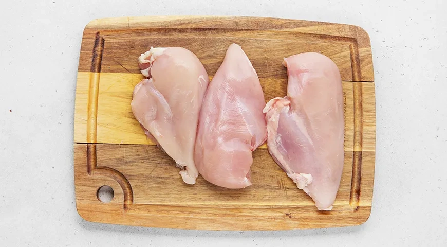 Сочная пастрома из куриной грудки: шаг 1
